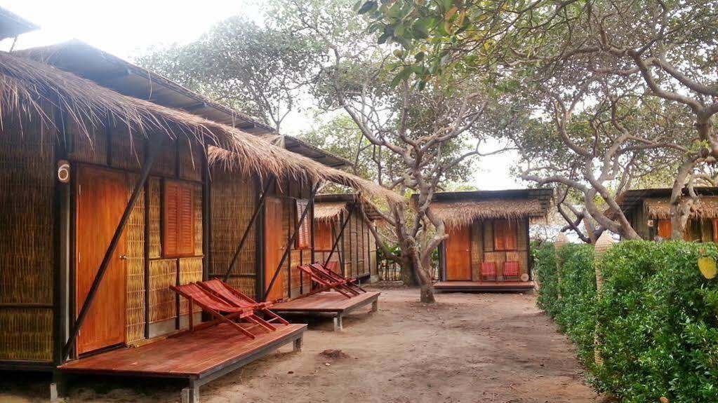 Little Hut Hotel Koh Phayam Exterior photo